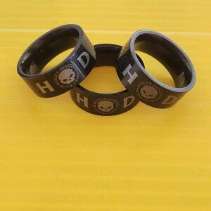 H-D Embossed Black Rings